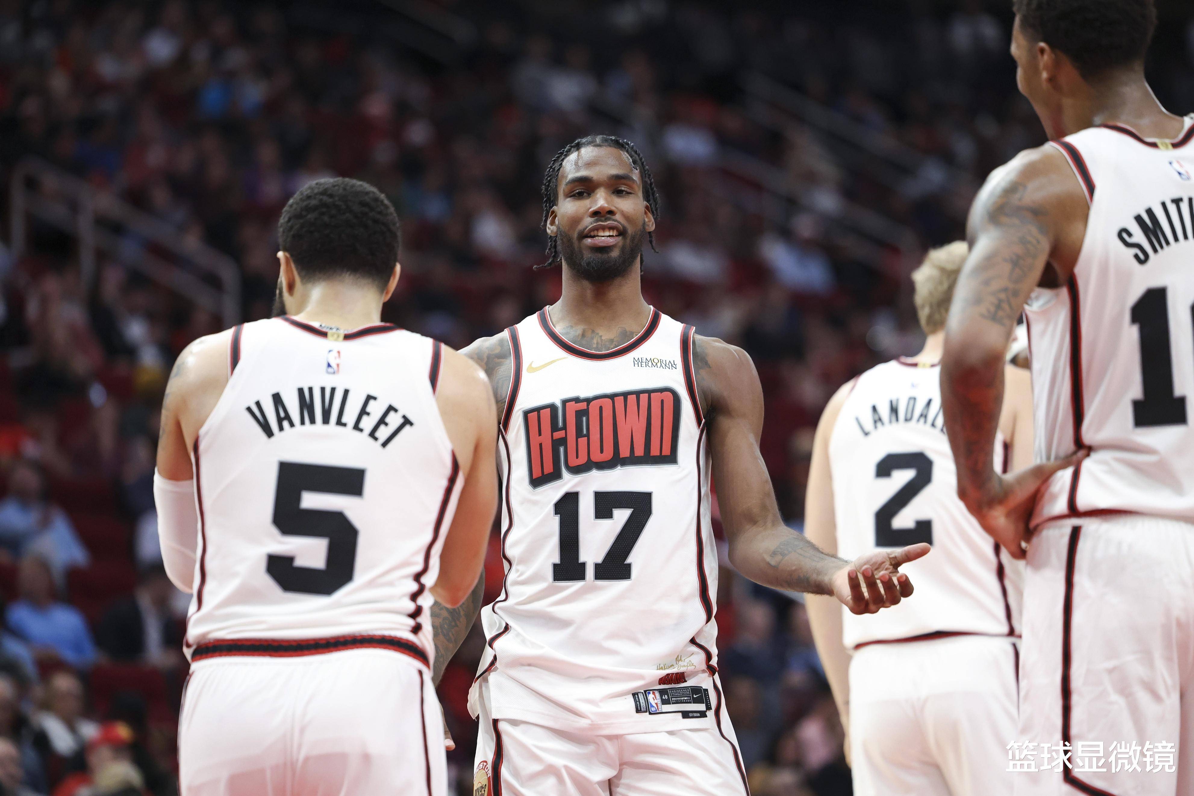 独行侠复出首战，公牛状态火爆，詹姆斯成为焦点！