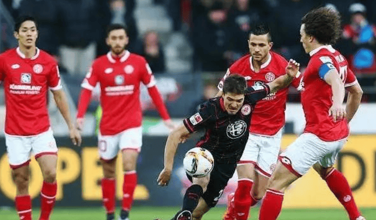 足协杯四强战对决在即!巴塞罗那演练定位球,菲尼克斯太阳密集防守应对(足协杯赛程时间表) 足协杯四强战对决在即!巴塞罗那演练定位球,菲尼克斯太阳密集防守应对(足协杯赛程时间表)